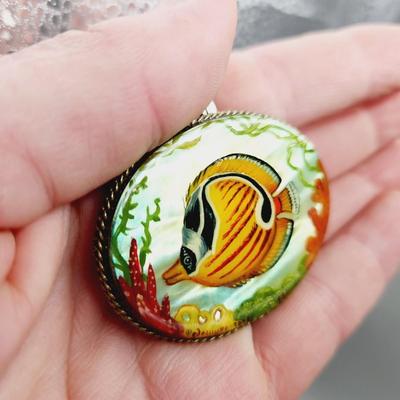 VINTAGE SHELL HANDPAINTED TROPICAL FISH ART BROOCH
