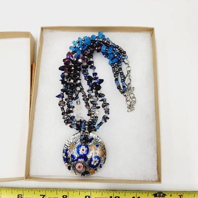 ABSOLUTELY STUNNING ART GLASS PENDANT W/ AUTHENTIC CHIPPED STONE NECKLACE