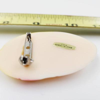 VINTAGE ART WOMAN DECORATIVE PIN