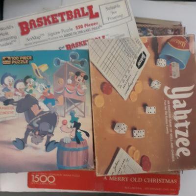 Vintage Puzzles & Games Lot