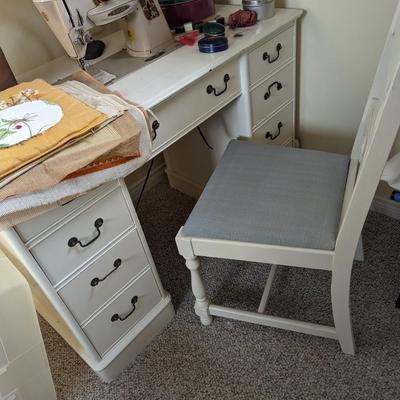 Sewing Machine & Supplies 