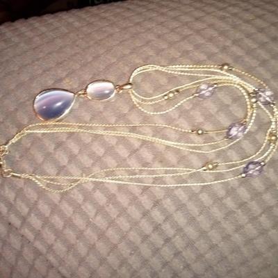 18" 10k white gold ladies necklace