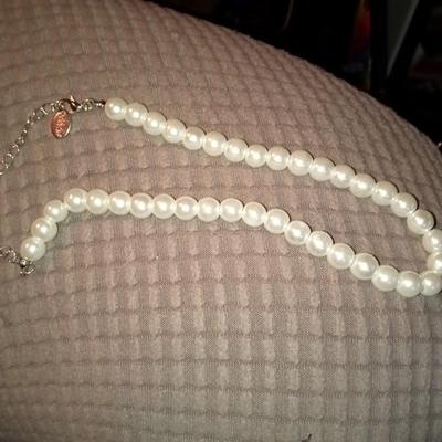 18" cultured pearl necklace