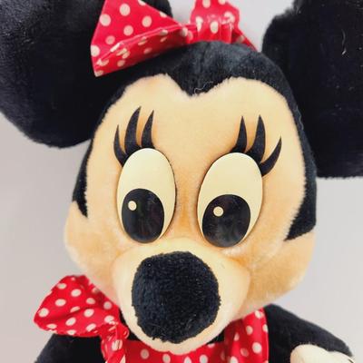 VINTAGE DISNEY LAND MINNIE MOUSE STUFFIE
