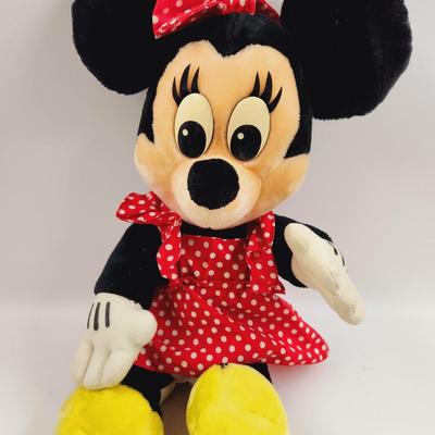 VINTAGE DISNEY LAND MINNIE MOUSE STUFFIE