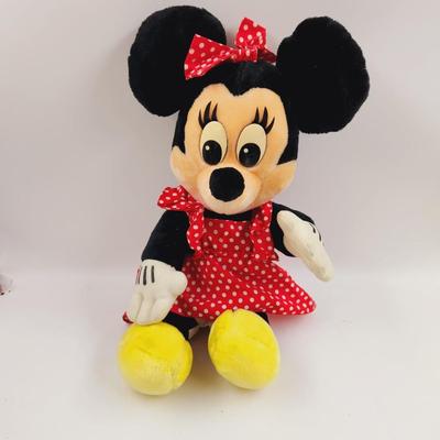 VINTAGE DISNEY LAND MINNIE MOUSE STUFFIE