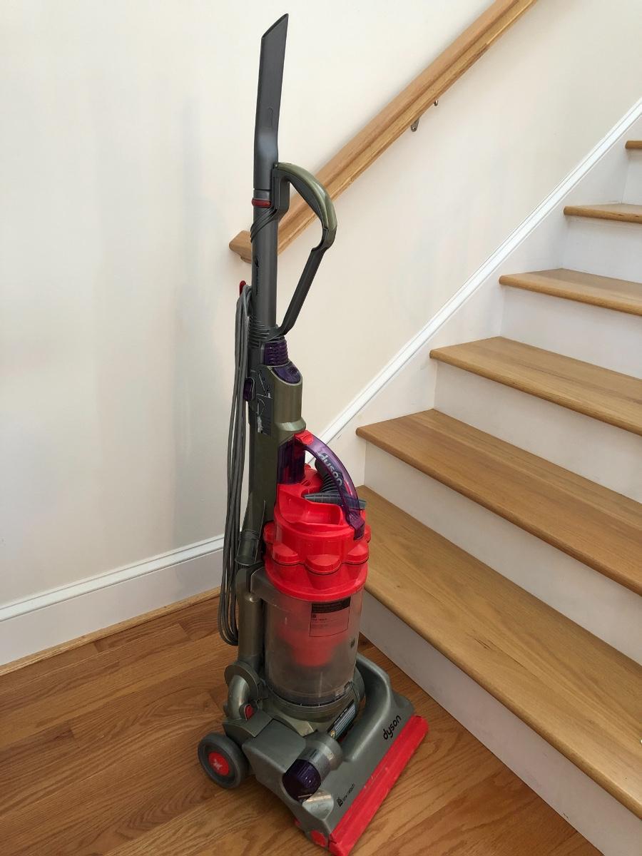 Upright DYSON Vacuum Cleaner DC14 Tested