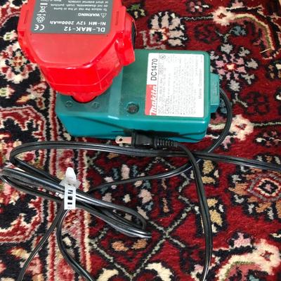 MAKITA Cordless Cleaner 2 Batteries/Charger DC1470 (tested)