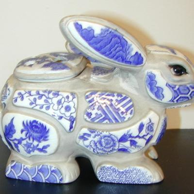 Nancy Lopez Blue & White Porcelain Shard Bunny Rabbit Incense Burner Lot 436