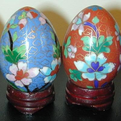 4 Cloisonne Enamel Eggs On Stands Lot 432