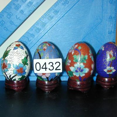 4 Cloisonne Enamel Eggs On Stands Lot 432