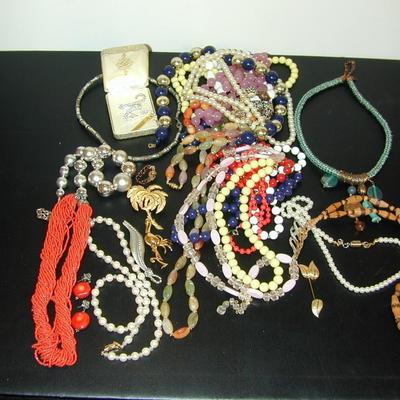 Lot Of Vintage Costume Jewelry - Lot 406
