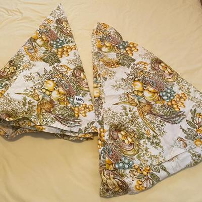 2 Round Table Clothes