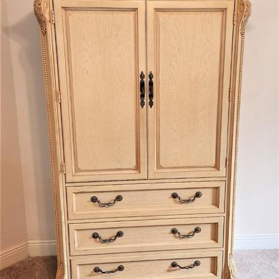 Lot #110  Thomasville Entertainment Armoire with Drawers