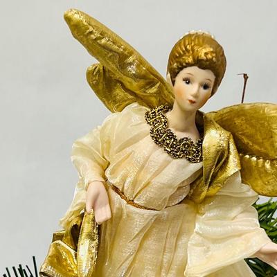 Vintage Angel in Green Centerpiece