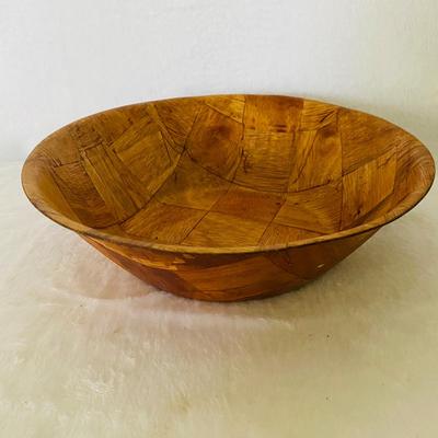 Lot of Wooden Bowls and Trays (LR-SL)