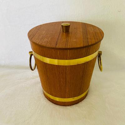 Lot of Wooden Bowls and Trays (LR-SL)