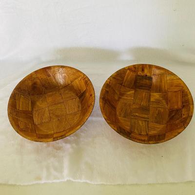Lot of Wooden Bowls and Trays (LR-SL)