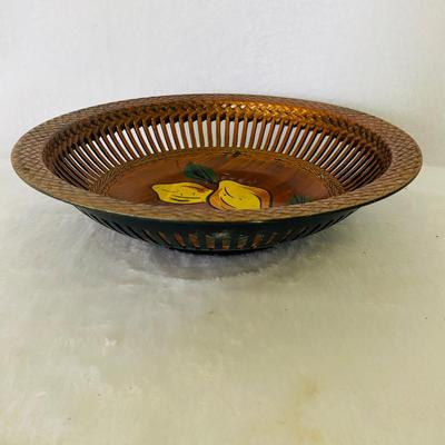 Lot of Wooden Bowls and Trays (LR-SL)