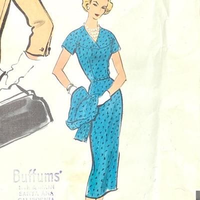 Vogue Couturier Design Printed and Perforated Pattern No. 960 size 16 bust 36 hip 38