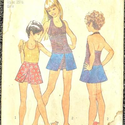 Simplicity No. 5653 girls size 12 breast 30 waist 25 1/2 top sized for stretch knits only 1973