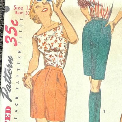 Simplicity Printed Pattern No. 1606 size 12 bust 30