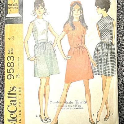 McCallâ€™s Missesâ€™ and Junior Dress in Three Versions No. 9583 size 9 bust 32 1968