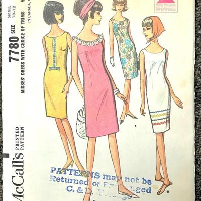 McCallâ€™s Missesâ€™ Dress with Choice of Trims No. 7780 size small 10-12 1965