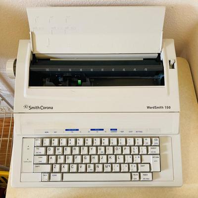 Smith Corona Electronic Typewriter    (CR - RH)