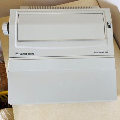 Smith Corona Electronic Typewriter    (CR - RH)