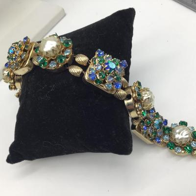 Absolutely Gorgeous Vintage Rhinestone And Faux Pearl Metal Link Bracelet