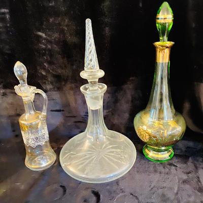 Elegant Glass Decanters and Glasses (FR-SL)
