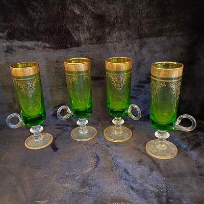 Elegant Glass Decanters and Glasses (FR-SL)