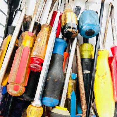 Lots of Screwdrivers  (G-JM)