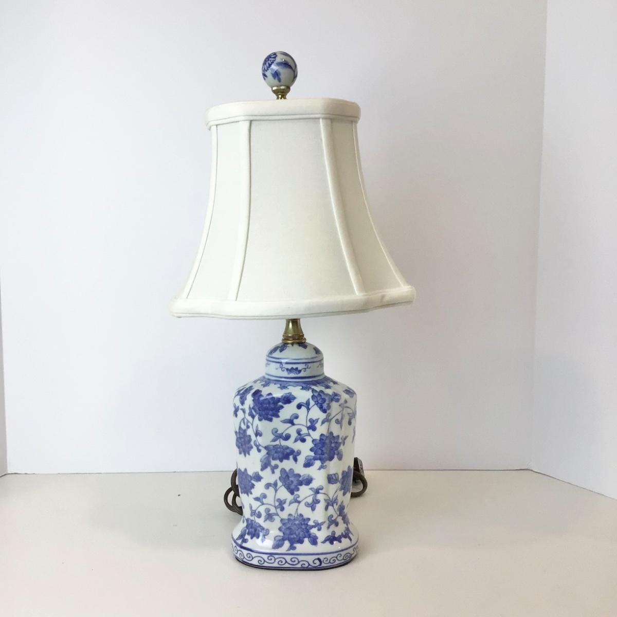 8201 Blue and White Pottery Lamp from Scully & Scully | EstateSales.org