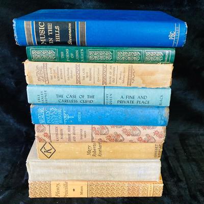 Little Women/Tom Sawyer & More Vintage Books.
