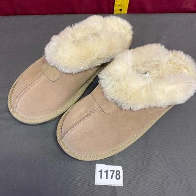 Soxtab size 7 slippers
