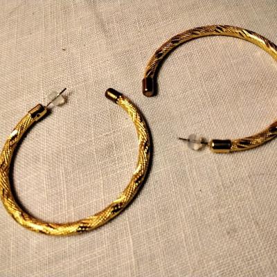 Beautiful Elizabeth Taylor Hoop Earrings