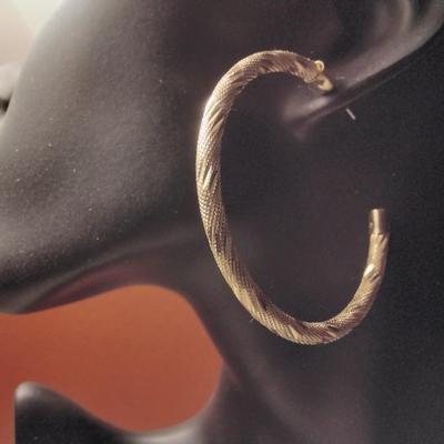 Beautiful Elizabeth Taylor Hoop Earrings