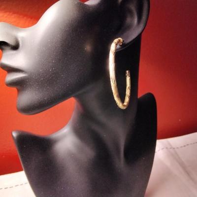 Beautiful Elizabeth Taylor Hoop Earrings