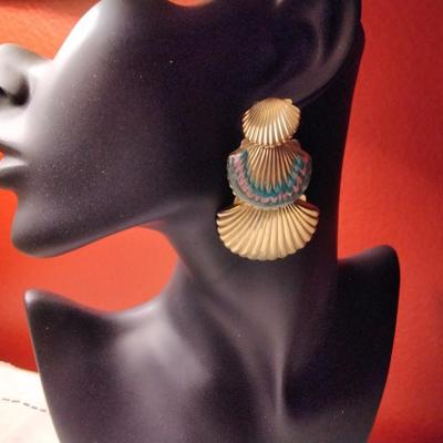 Gorgeous Shell With Enamel Post Earrings