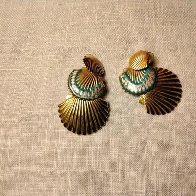 Gorgeous Shell With Enamel Post Earrings