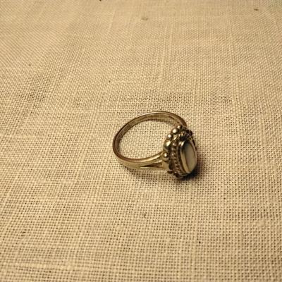 Vintage Mother of Pearl Sterling Silver Size 7.5