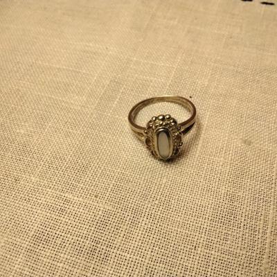 Vintage Mother of Pearl Sterling Silver Size 7.5