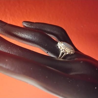 Vintage Mother of Pearl Sterling Silver Size 7.5