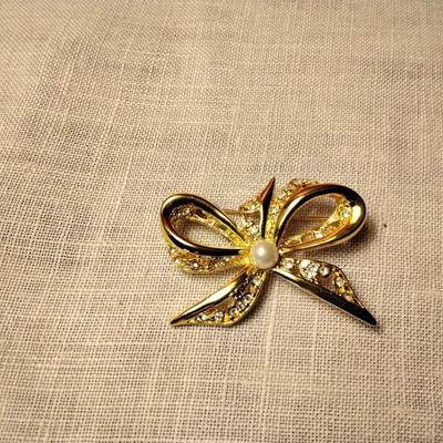 Napier Bow Brooch