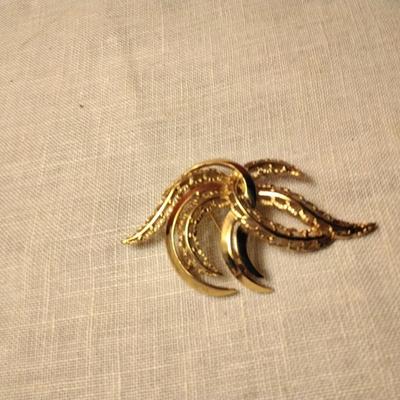 Trifari Leaf Brooch