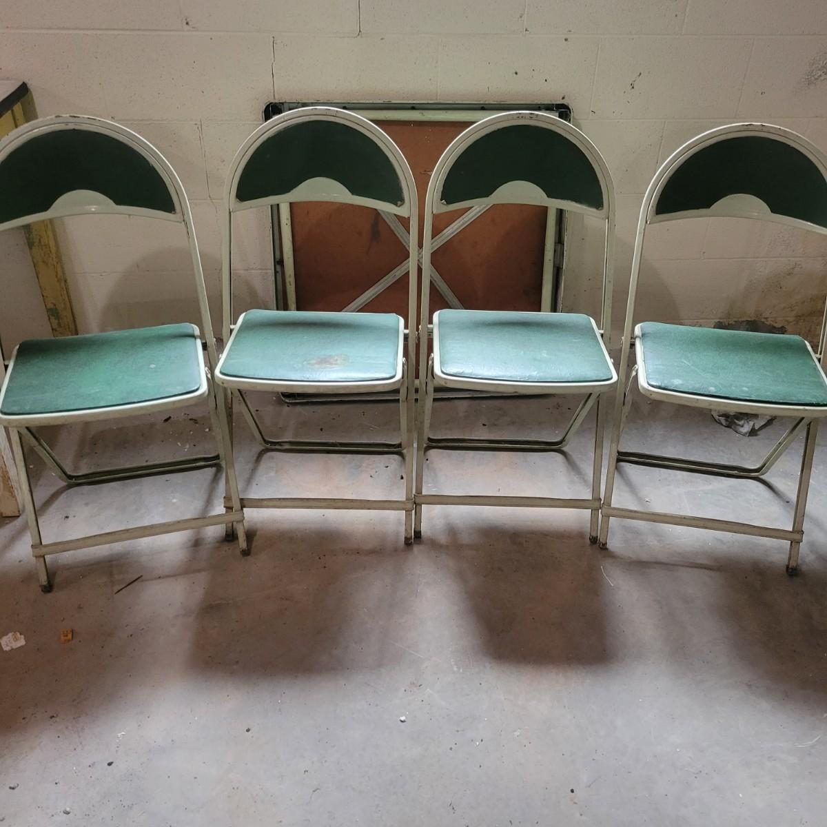 Vintage GreenHued Folding Card Table & Chairs Set (BDW)