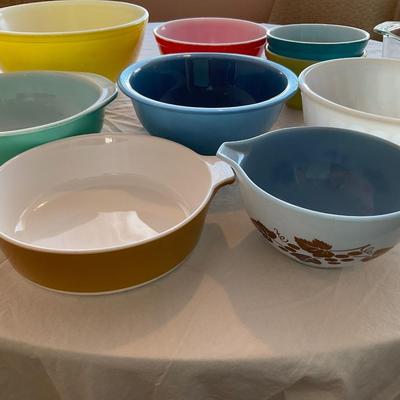 Miscellaneous Pyrex bowls