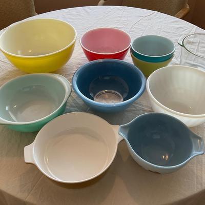 Miscellaneous Pyrex bowls